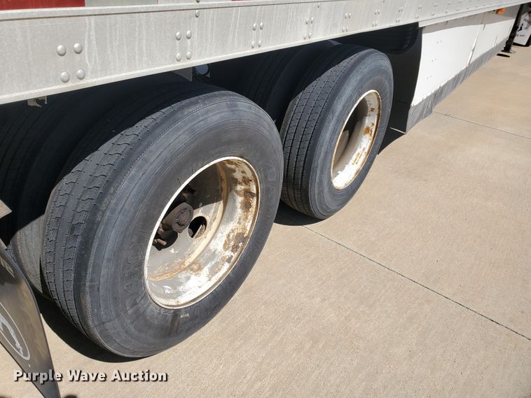 image for item IX9055 2006 Utility VS2RA refrigerated van trailer