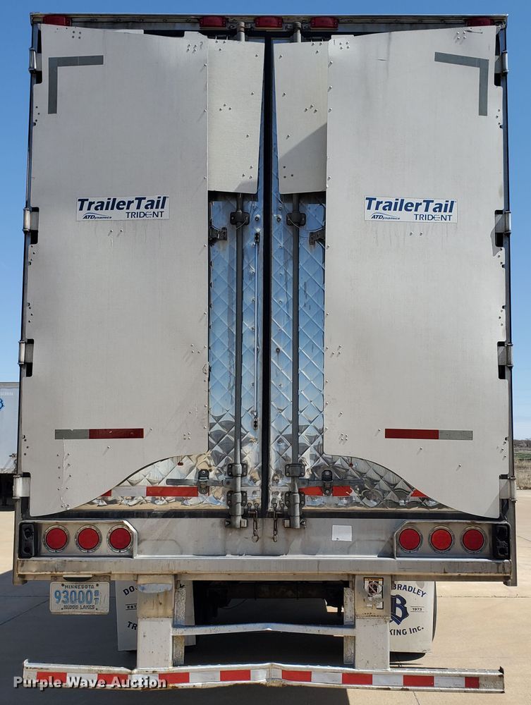 image for item IX9056 2006 Great Dane refrigerated van trailer