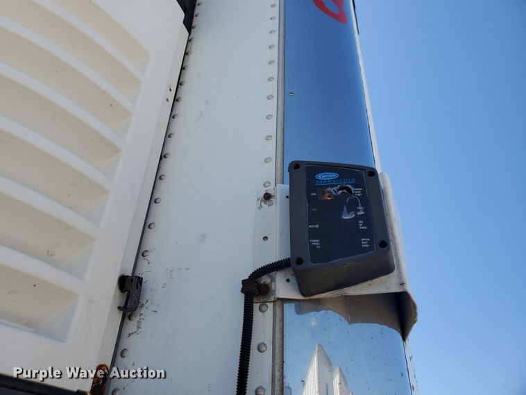 image for item IX9056 2006 Great Dane refrigerated van trailer