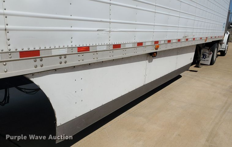 image for item IX9056 2006 Great Dane refrigerated van trailer