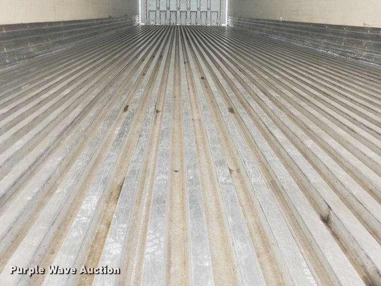 image for item IX9056 2006 Great Dane refrigerated van trailer