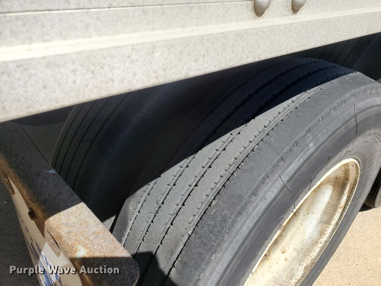 image for item IX9056 2006 Great Dane refrigerated van trailer