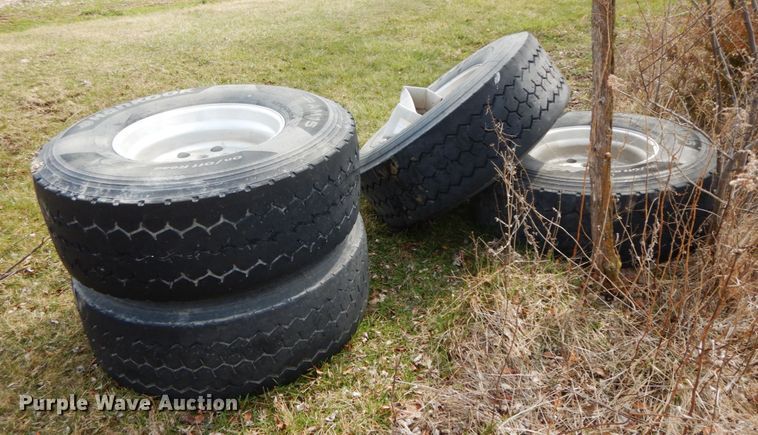 image for item IX9381 (6) tires