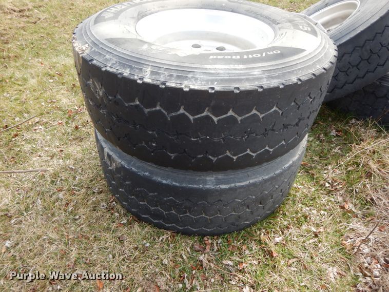 image for item IX9381 (6) tires