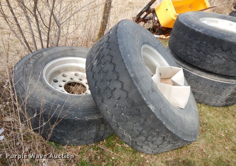 image for item IX9381 (6) tires