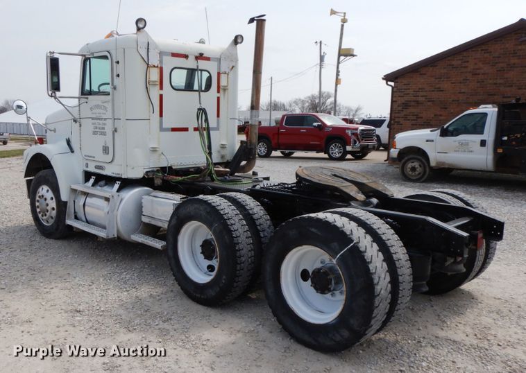 image for item IX9383 1998 Freightliner FLD 120  semi truck