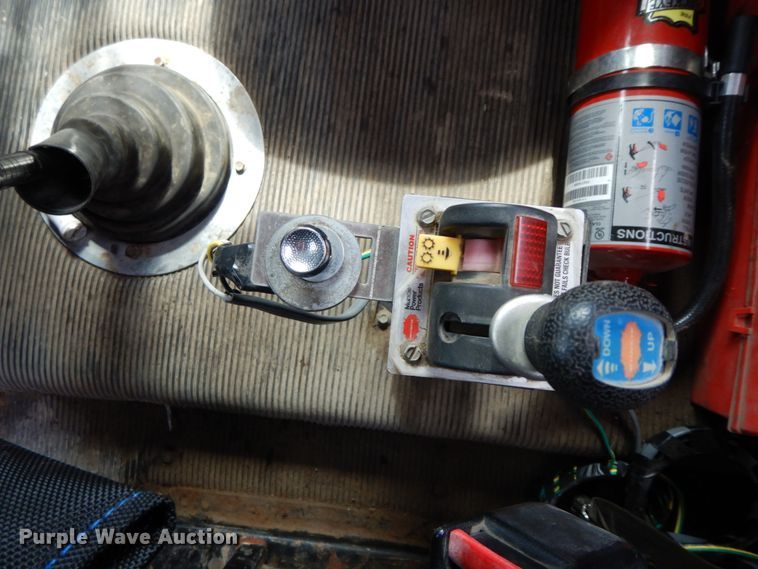 image for item IX9383 1998 Freightliner FLD 120  semi truck