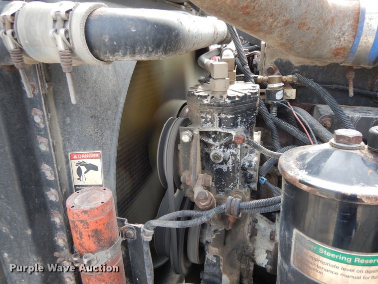 image for item IX9383 1998 Freightliner FLD 120  semi truck