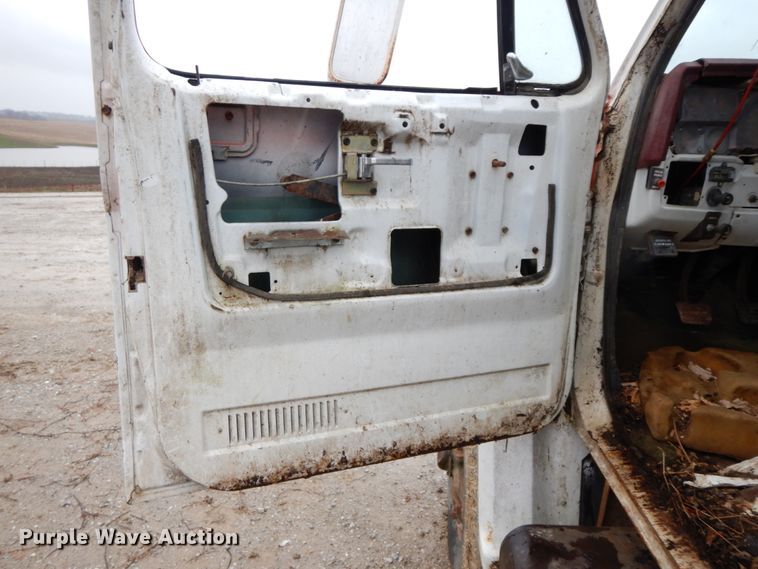 image for item IX9420 1976 Chevrolet C65  truck cab and chassis