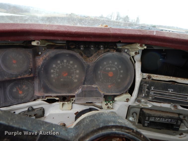 image for item IX9420 1976 Chevrolet C65  truck cab and chassis