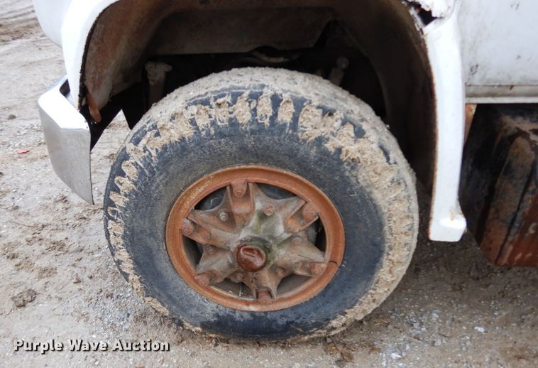 image for item IX9420 1976 Chevrolet C65  truck cab and chassis