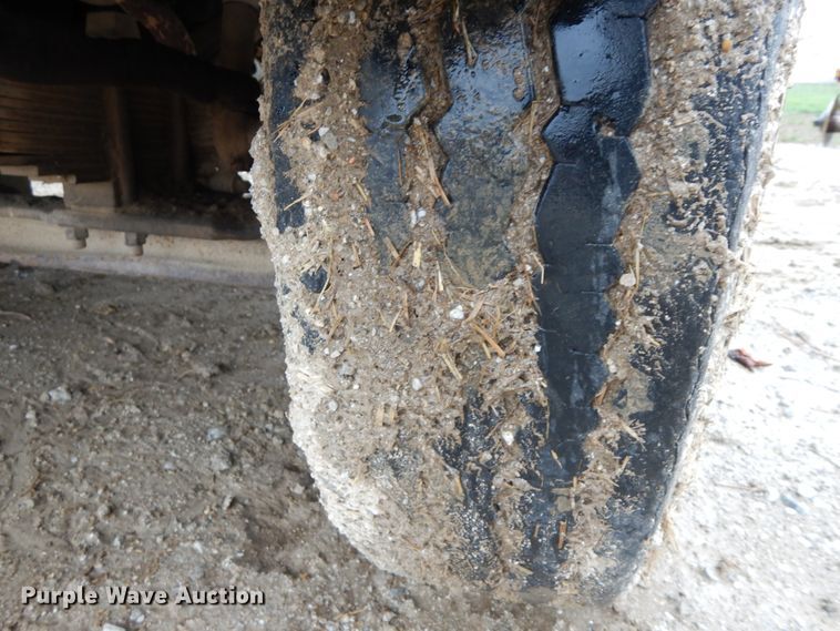 image for item IX9420 1976 Chevrolet C65  truck cab and chassis