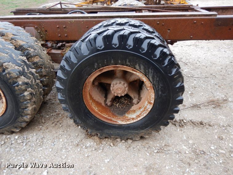 image for item IX9420 1976 Chevrolet C65  truck cab and chassis