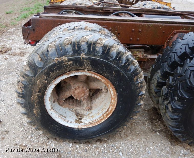 image for item IX9420 1976 Chevrolet C65  truck cab and chassis