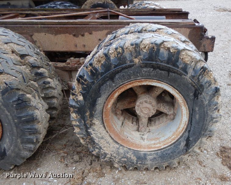 image for item IX9420 1976 Chevrolet C65  truck cab and chassis