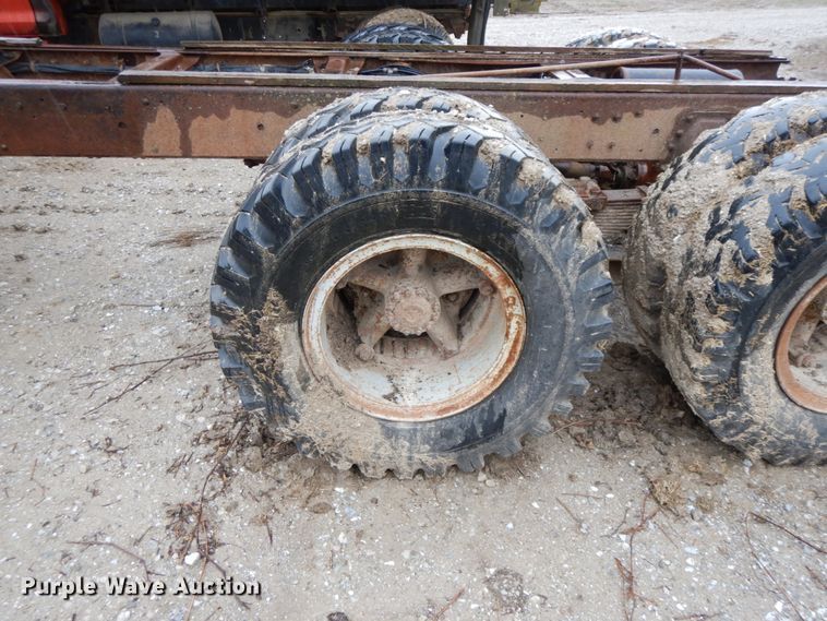 image for item IX9420 1976 Chevrolet C65  truck cab and chassis