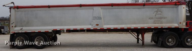 image for item IX9429 2009 Trail King Tri Lite ATL 40  end dump trailer