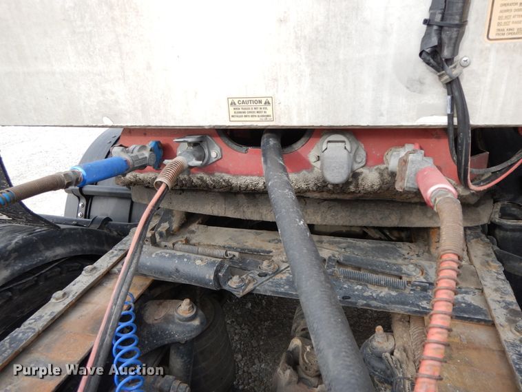 image for item IX9429 2009 Trail King Tri Lite ATL 40  end dump trailer