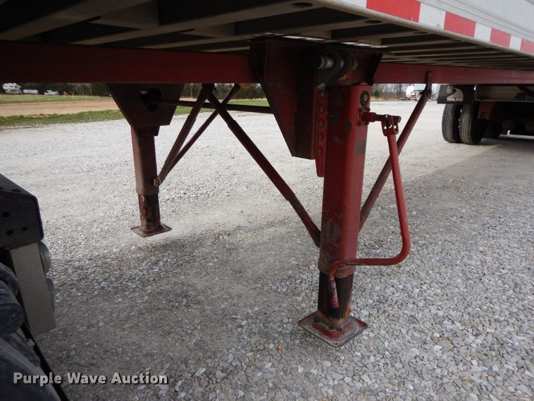 image for item IX9429 2009 Trail King Tri Lite ATL 40  end dump trailer