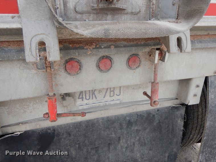 image for item IX9429 2009 Trail King Tri Lite ATL 40  end dump trailer