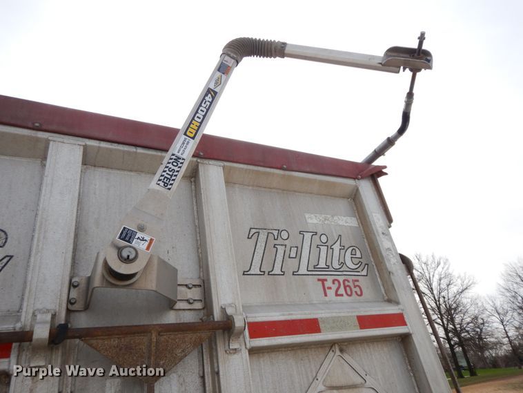 image for item IX9429 2009 Trail King Tri Lite ATL 40  end dump trailer