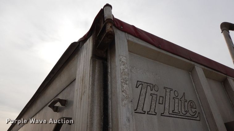 image for item IX9429 2009 Trail King Tri Lite ATL 40  end dump trailer