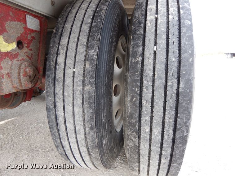 image for item IX9429 2009 Trail King Tri Lite ATL 40  end dump trailer