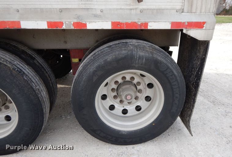 image for item IX9429 2009 Trail King Tri Lite ATL 40  end dump trailer