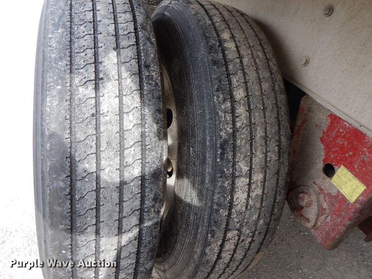 image for item IX9429 2009 Trail King Tri Lite ATL 40  end dump trailer