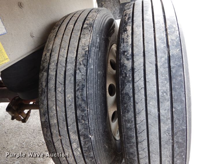 image for item IX9429 2009 Trail King Tri Lite ATL 40  end dump trailer