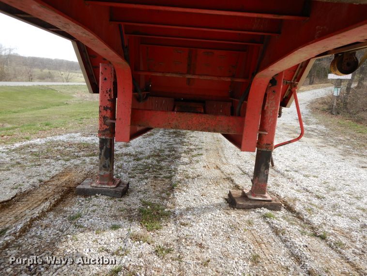 image for item IX9430 2009 Transcraft DTL-2100  drop deck trailer