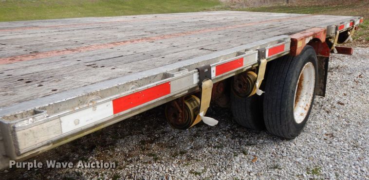 image for item IX9430 2009 Transcraft DTL-2100  drop deck trailer