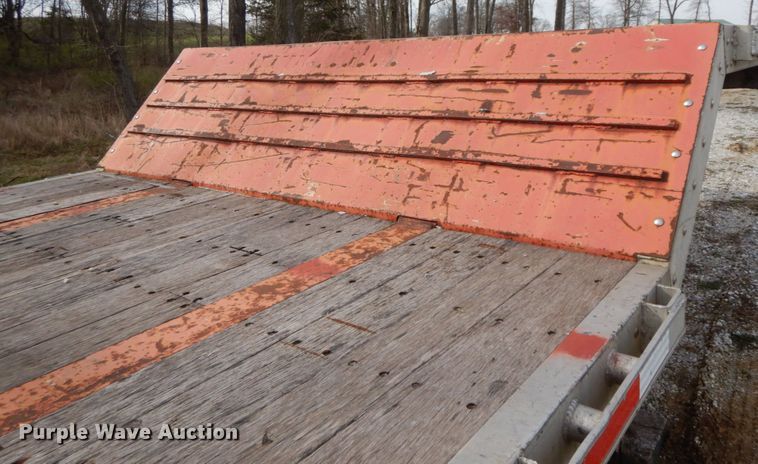 image for item IX9430 2009 Transcraft DTL-2100  drop deck trailer