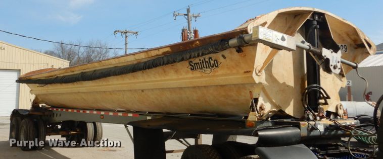 image for item IY9516 2000 Smith Co side dump trailer