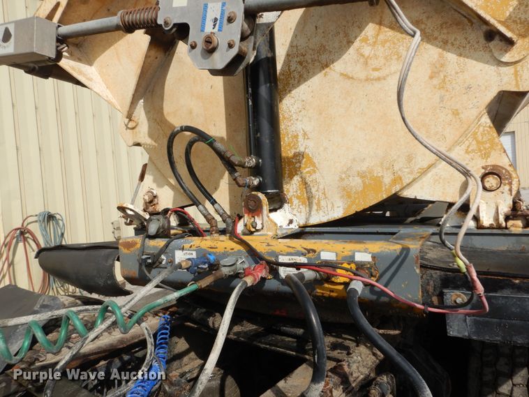 image for item IY9516 2000 Smith Co side dump trailer