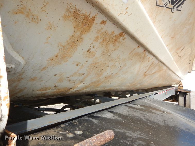 image for item IY9516 2000 Smith Co side dump trailer