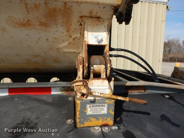 image for item IY9516 2000 Smith Co side dump trailer