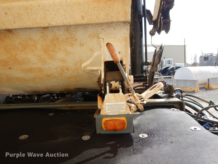 image for item IY9516 2000 Smith Co side dump trailer