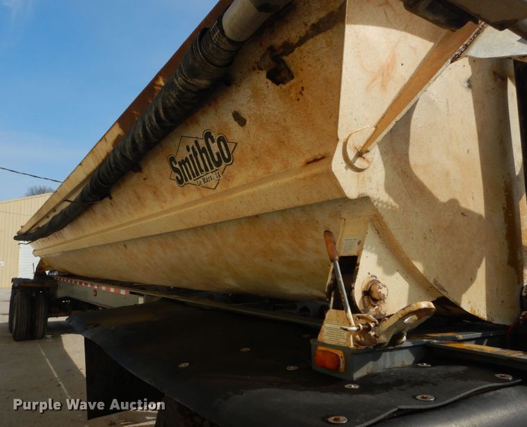 image for item IY9516 2000 Smith Co side dump trailer
