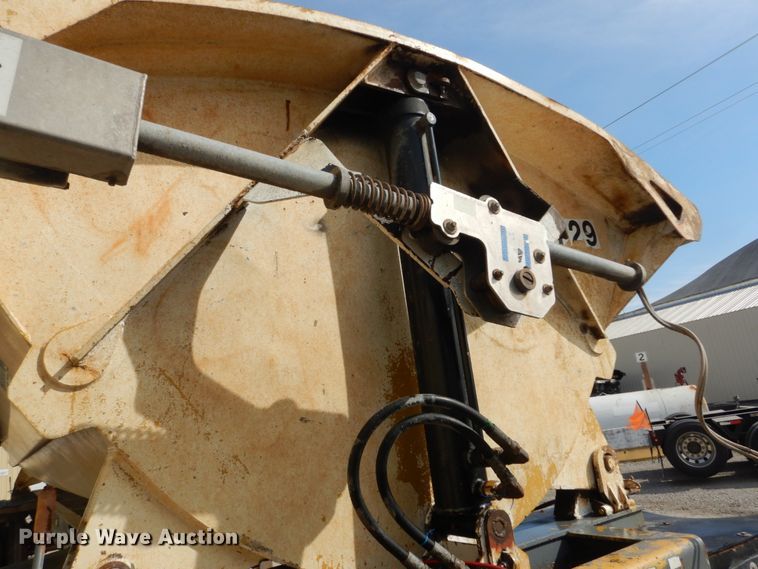 image for item IY9516 2000 Smith Co side dump trailer