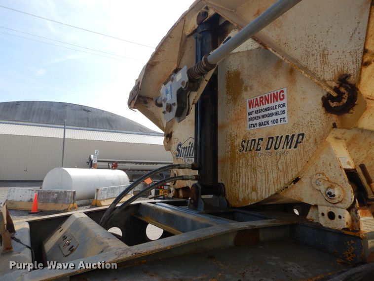 image for item IY9516 2000 Smith Co side dump trailer