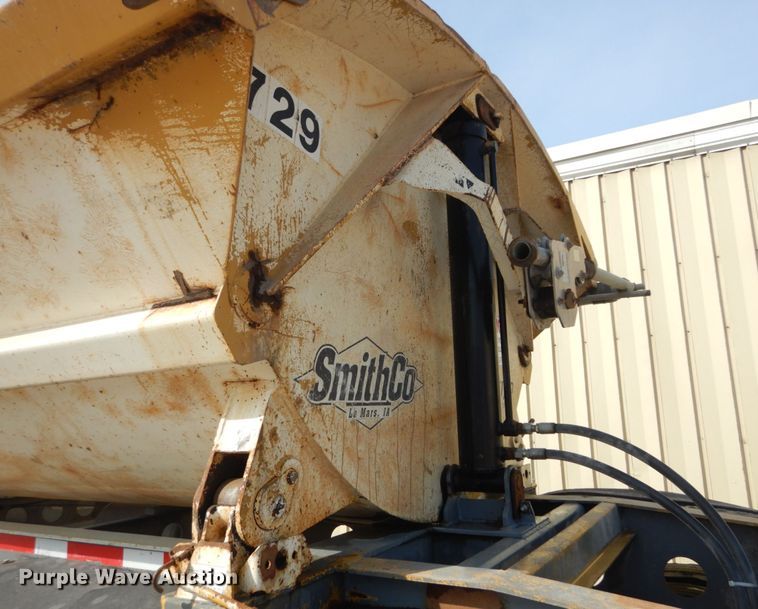 image for item IY9516 2000 Smith Co side dump trailer