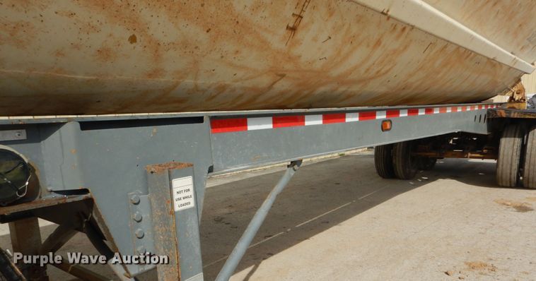 image for item IY9516 2000 Smith Co side dump trailer