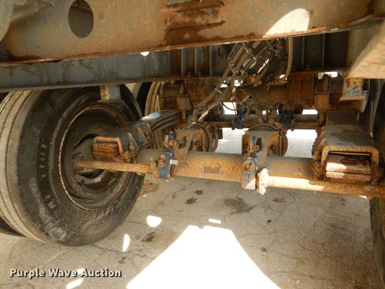 image for item IY9516 2000 Smith Co side dump trailer