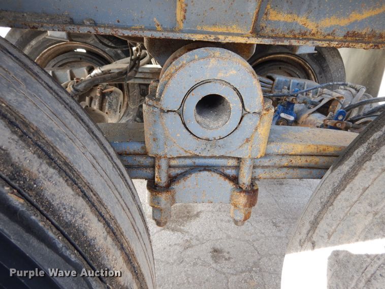 image for item IY9516 2000 Smith Co side dump trailer