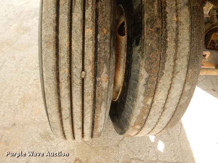 image for item IY9516 2000 Smith Co side dump trailer