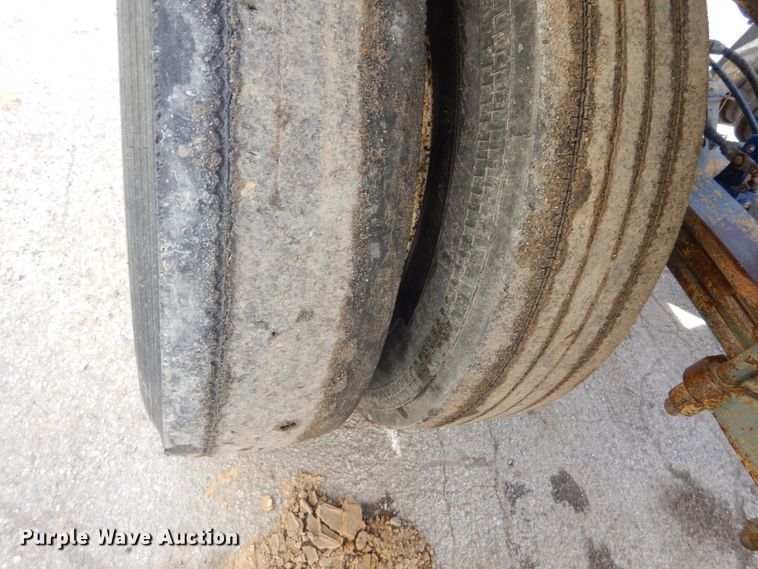 image for item IY9516 2000 Smith Co side dump trailer