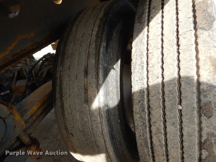 image for item IY9516 2000 Smith Co side dump trailer