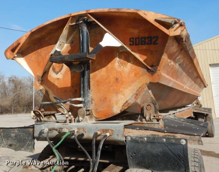 image for item IY9517 1999 Smith Co side dump trailer