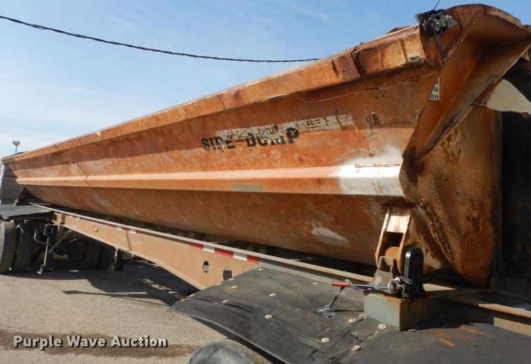 image for item IY9517 1999 Smith Co side dump trailer